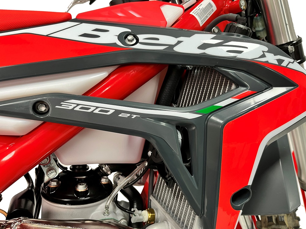 2026 Beta Xtrainer Lowboy right side detail