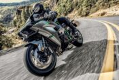 2026 Kawasaki Ninja H2 Carbon ABS action