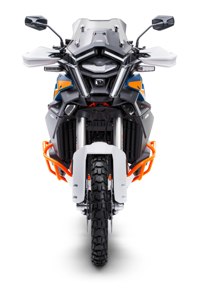 2026 KTM 1390 Super Adventure R front view