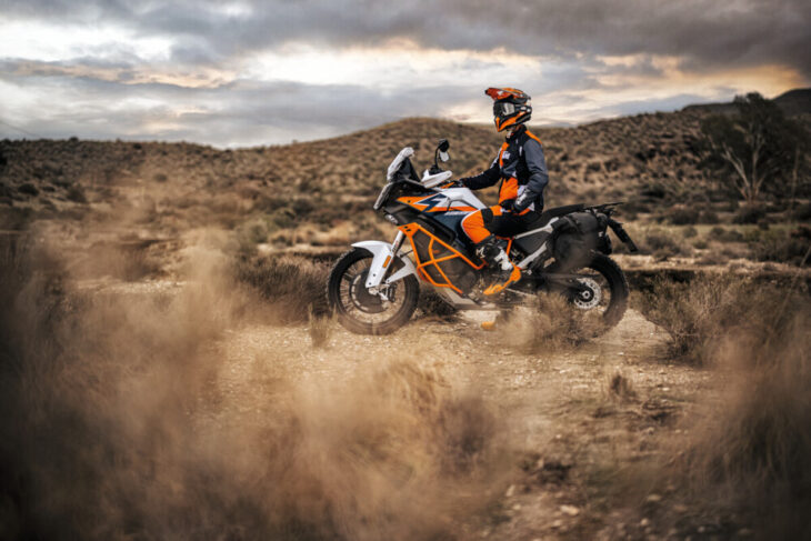 2026 KTM 1390 Super Adventure R static